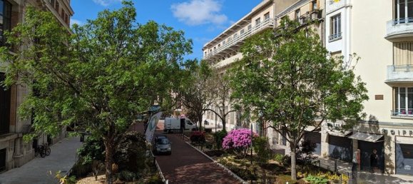 3 bedrooms Apartment in Troyes, France No. 75323 7