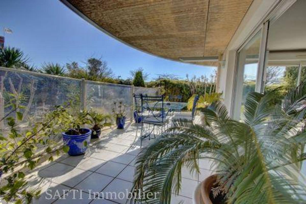 Apartamento T2 em Saint-Raphael, France N.º 12987