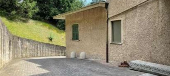 2 rooms Apartment in Missaglia, Italy No. 4247 4