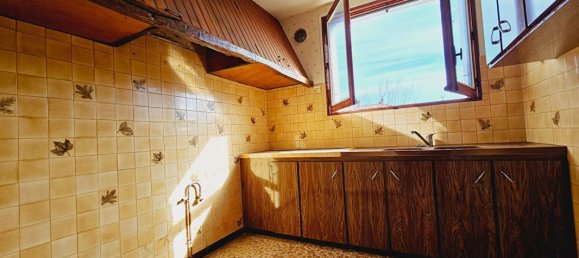 3 Schlafzimmer Haus in Saint-Germain-du-Puy, France, Nr. 228371 6