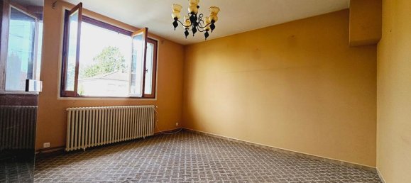 3 Schlafzimmer Haus in Saint-Germain-du-Puy, France, Nr. 228371 4