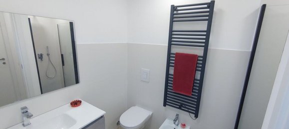 Квартира с 2 комнатами в Лиссоне, Италия № 334555 19