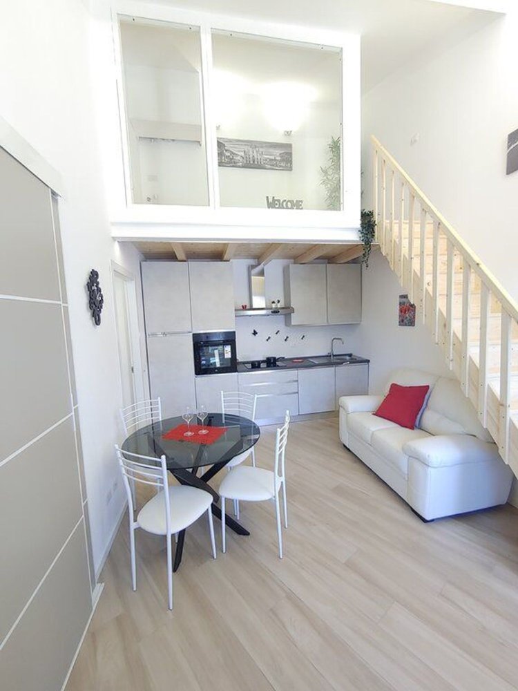 Квартира с 2 комнатами в Лиссоне, Италия № 334555