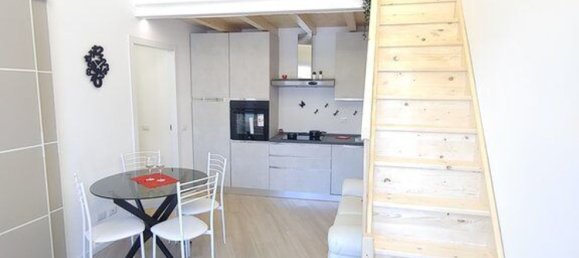 Квартира с 2 комнатами в Лиссоне, Италия № 334555 8