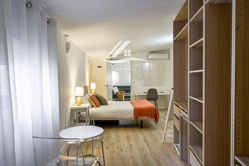 Apartamento de 3 dormitorios en Madrid, Spain No. 97129