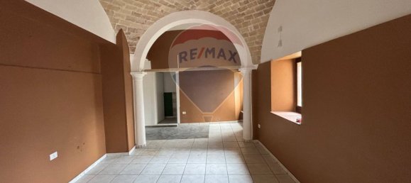 Propiedad comercial de 1 habitación en Lanciano, Italy No. 41868 14