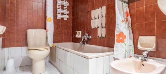 4 bedrooms Apartment in Granada, Spain No. 166630 13