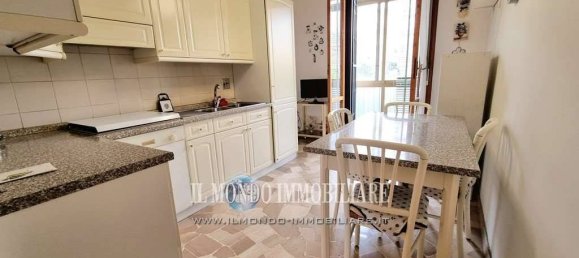 2 bedrooms Apartment in Florence, Italy No. 324438 8