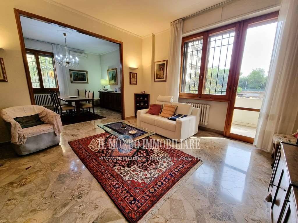 2 bedrooms Apartment in Florence, Italy No. 324438