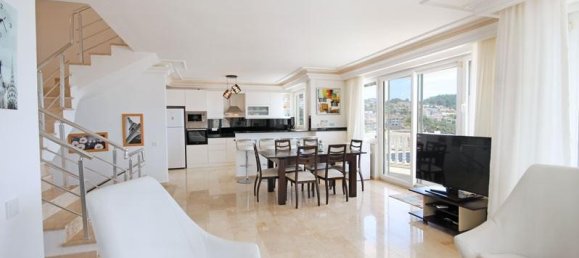 Villa de 5 habitaciónes en Kargicak, Turkey No. 17299 23