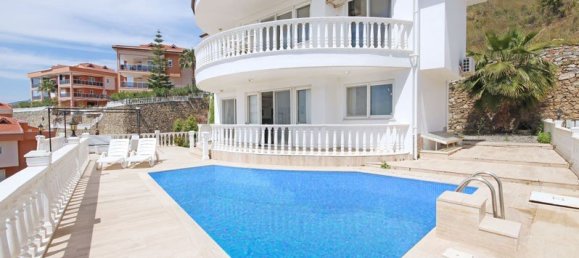 Villa de 5 habitaciónes en Kargicak, Turkey No. 17299 17