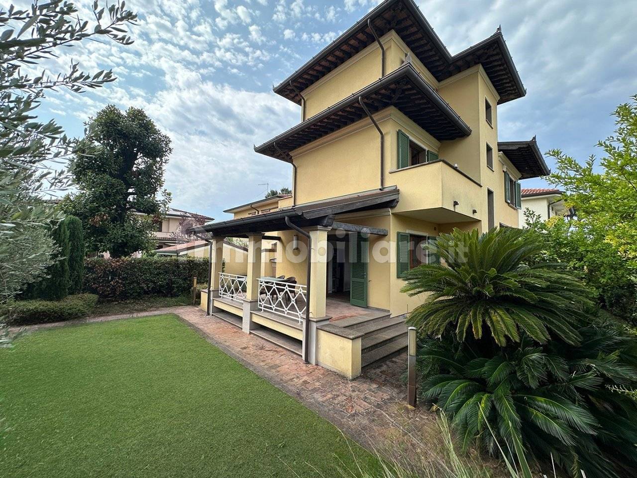 3 bedrooms Villa in Pietrasanta, Italy No. 354522