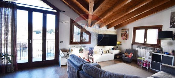 Квартира с 3 комнатами в Лавена Понте Треза, Италия № 171610 4