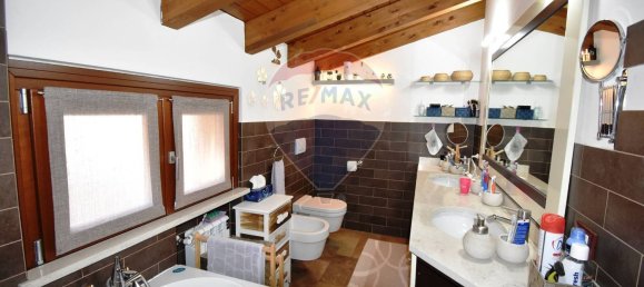 Квартира с 3 комнатами в Лавена Понте Треза, Италия № 171610 19