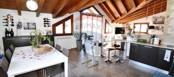 Квартира с 3 комнатами в Лавена Понте Треза, Италия № 171610 8