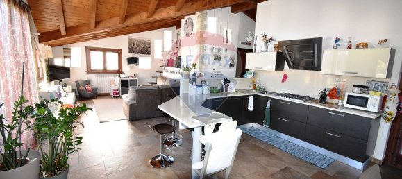 Квартира с 3 комнатами в Лавена Понте Треза, Италия № 171610 5