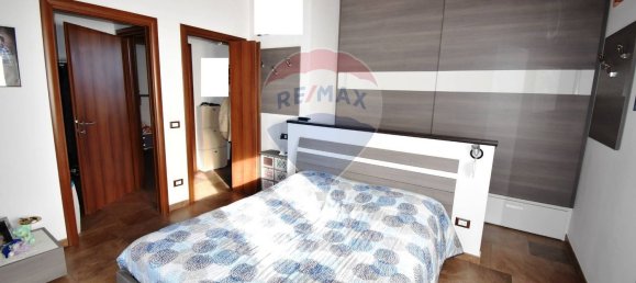 Квартира с 3 комнатами в Лавена Понте Треза, Италия № 171610 14