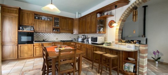 6-Zimmer Haus in Correzzola, Italy, Nr. 219811 3