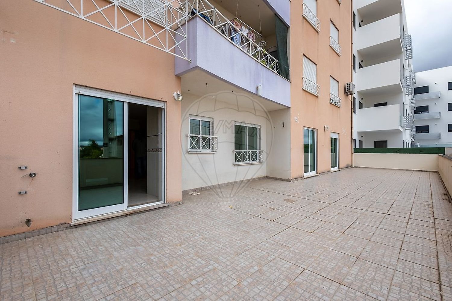 4 bedrooms Apartment in Entroncamento, Portugal No. 322972