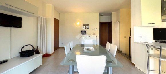 Apartamento de 2 dormitorios en Casatenovo, Italy No. 3723 6