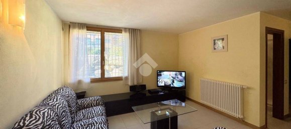 Apartamento de 2 dormitorios en Casatenovo, Italy No. 3723 24