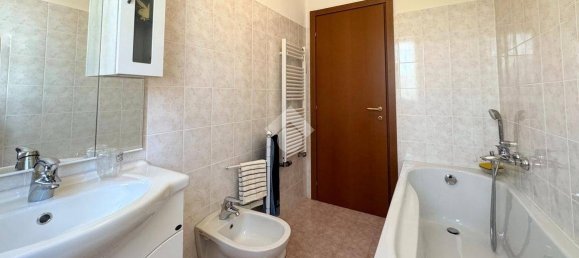 Apartamento de 2 dormitorios en Casatenovo, Italy No. 3723 20