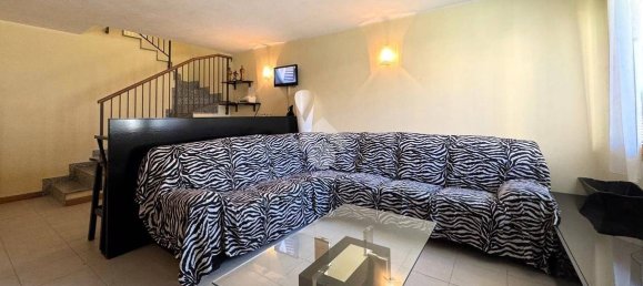 Apartamento de 2 dormitorios en Casatenovo, Italy No. 3723 25