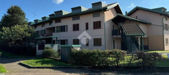 Apartamento de 2 dormitorios en Casatenovo, Italy No. 3723 35