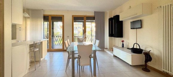 Apartamento de 2 dormitorios en Casatenovo, Italy No. 3723 4