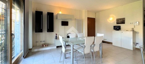 Apartamento de 2 dormitorios en Casatenovo, Italy No. 3723 5
