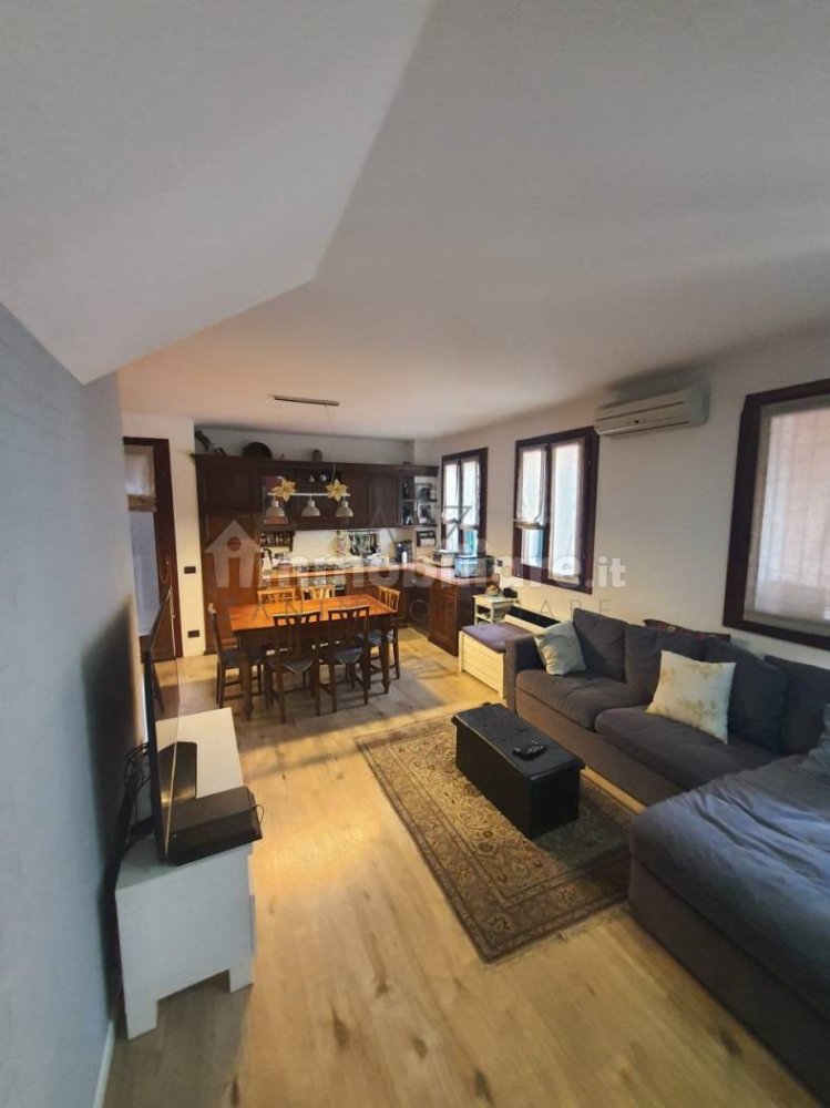 Casa de 2 dormitorios en Castelfranco Veneto, Italy No. 158363