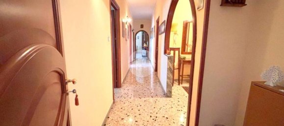 2 Schlafzimmer Wohnung in Palermo, Italy, Nr. 377636 9