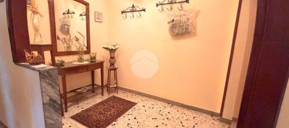 2 Schlafzimmer Wohnung in Palermo, Italy, Nr. 377636 7