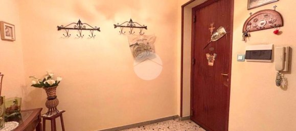 2 Schlafzimmer Wohnung in Palermo, Italy, Nr. 377636 8