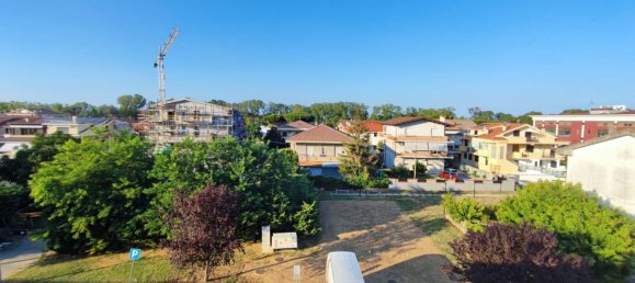 3 Schlafzimmer Wohnung in Città Sant'Angelo, Italy, Nr. 337773 8