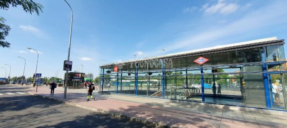 3 bedrooms Apartment in Madrid, Spain No. 187225 9