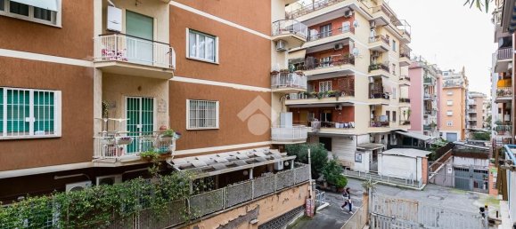 2 rooms Apartment in Rome, Italy No. 204574 4