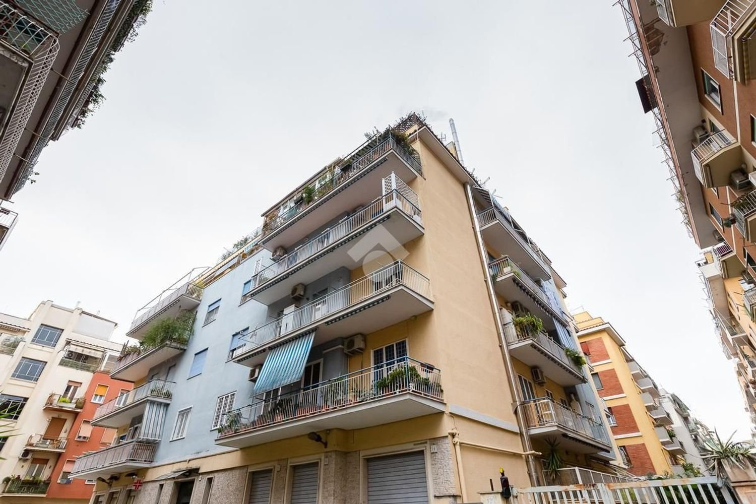 2 rooms Apartment in Rome, Italy No. 204574