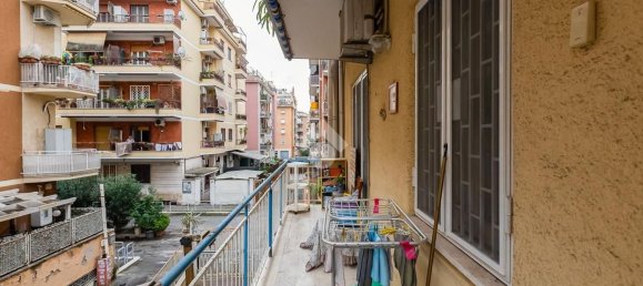 2 rooms Apartment in Rome, Italy No. 204574 5