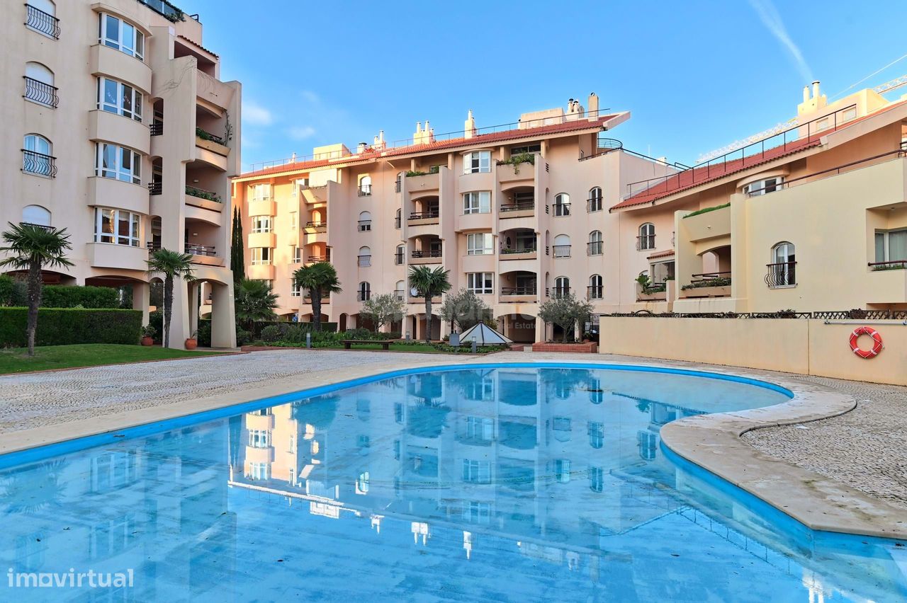 3 bedrooms Apartment in Cascais, Portugal No. 123738