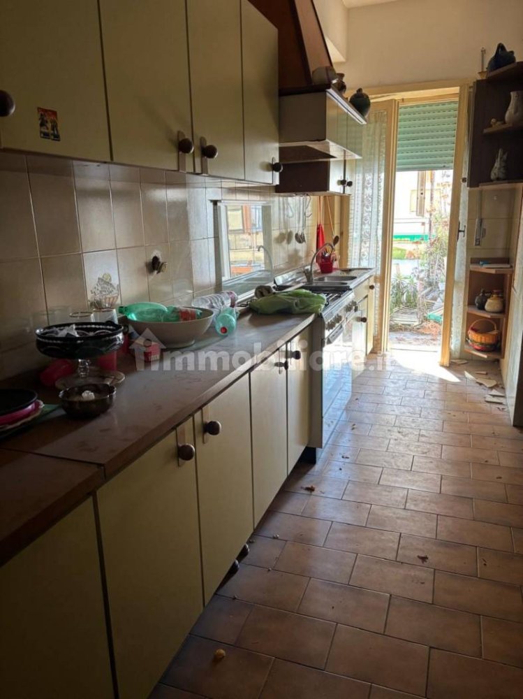 3 bedrooms Apartment in Latina, Italy No. 105108