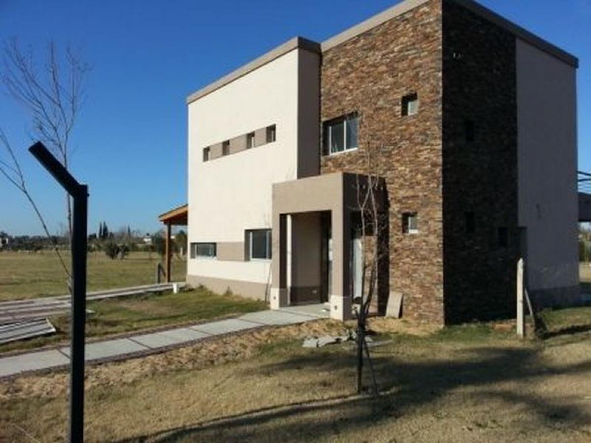 3 bedrooms House in Almirante Brown, Argentina No. 73107