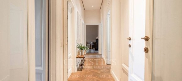 5 bedrooms Apartment in Milan, Italy No. 248104 34