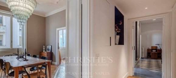 5 bedrooms Apartment in Milan, Italy No. 248104 9