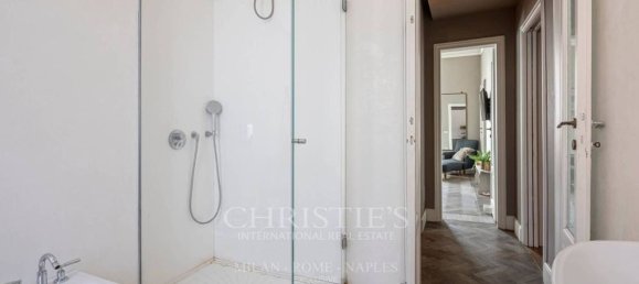 5 bedrooms Apartment in Milan, Italy No. 248104 28