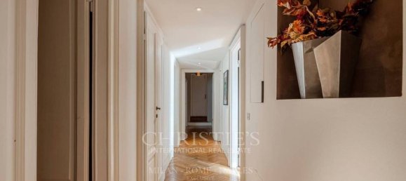 5 bedrooms Apartment in Milan, Italy No. 248104 21