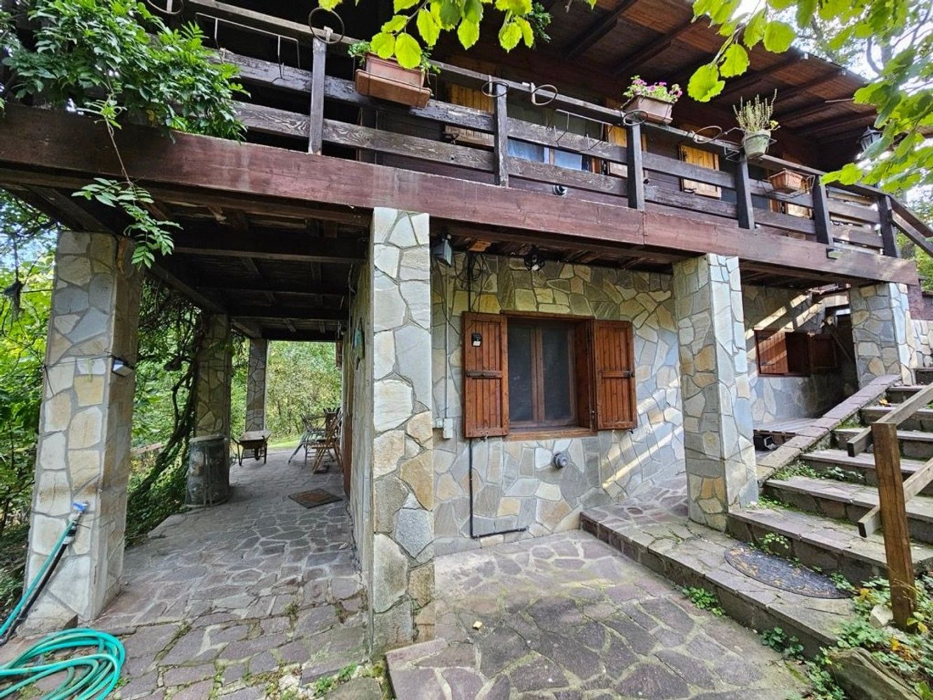 5 rooms House in Terenzo, Italy No. 225874