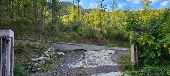 5 rooms House in Terenzo, Italy No. 225874 13