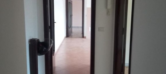 Apartamento de 3 dormitorios en Naples, Italy No. 311581 2