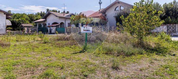 537m² Land in Lonate Pozzolo, Italy No. 309133 2
